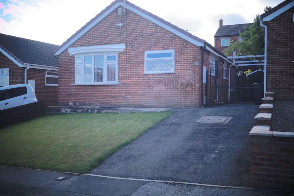 Luxurious Detached Bungalow Batley Esterno foto