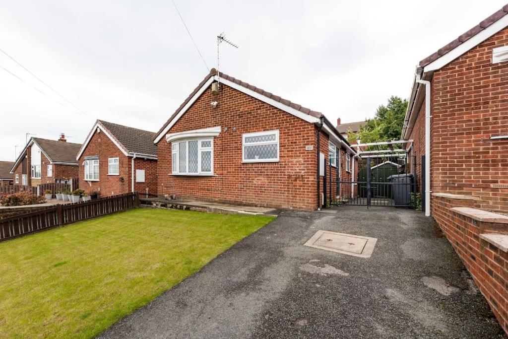 Luxurious Detached Bungalow Batley Esterno foto