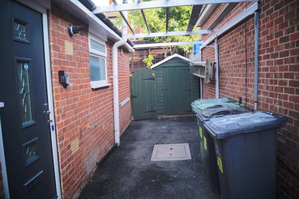 Luxurious Detached Bungalow Batley Esterno foto