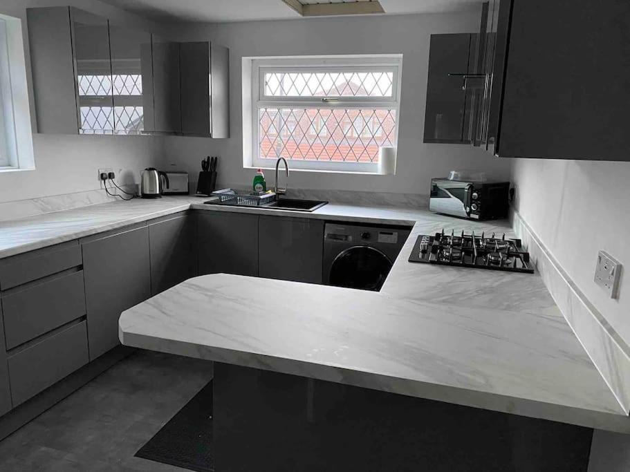Luxurious Detached Bungalow Batley Esterno foto