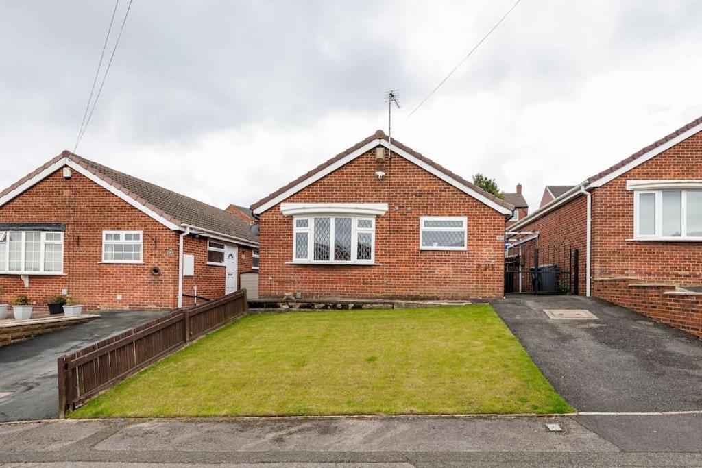 Luxurious Detached Bungalow Batley Esterno foto